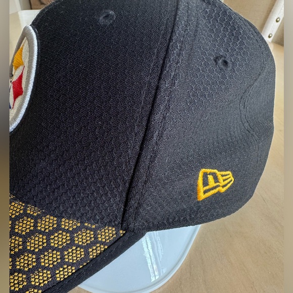 NFL New Era Fitted Steelers Hat - Picture 3 of 7